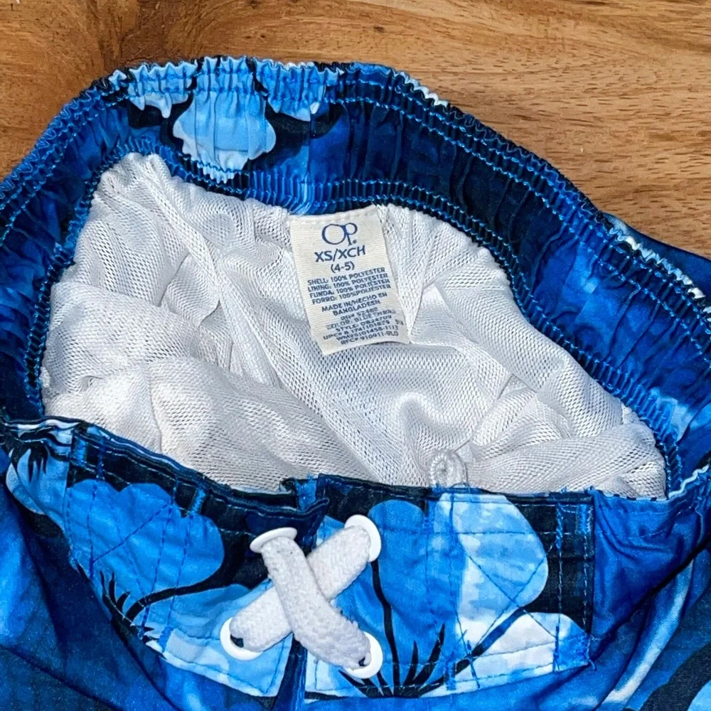 Kids swim shorts bundle of 2 sz 4T‎ & 5/6